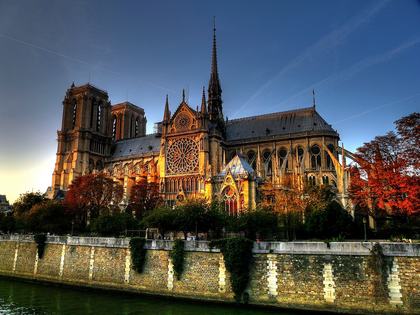Notre-Dame riaprirà a Dicembre 2024